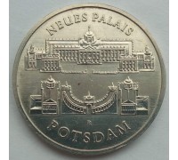 Германия (ГДР) 5 марок 1986. Новый дворец в парке Сан-Суси в Потсдаме